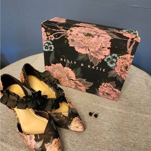 Women ruffle strip formal heels